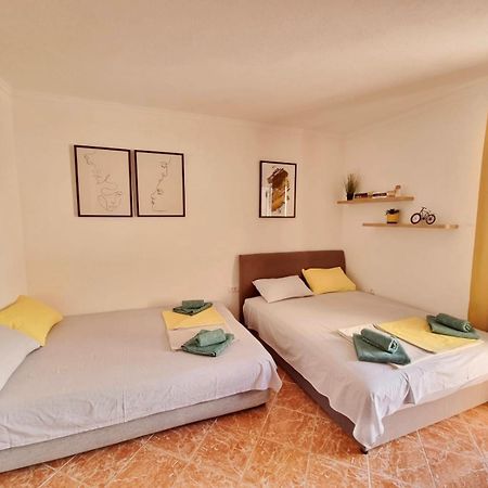 Studio Apartman Na Plazi 拉法洛维奇 外观 照片