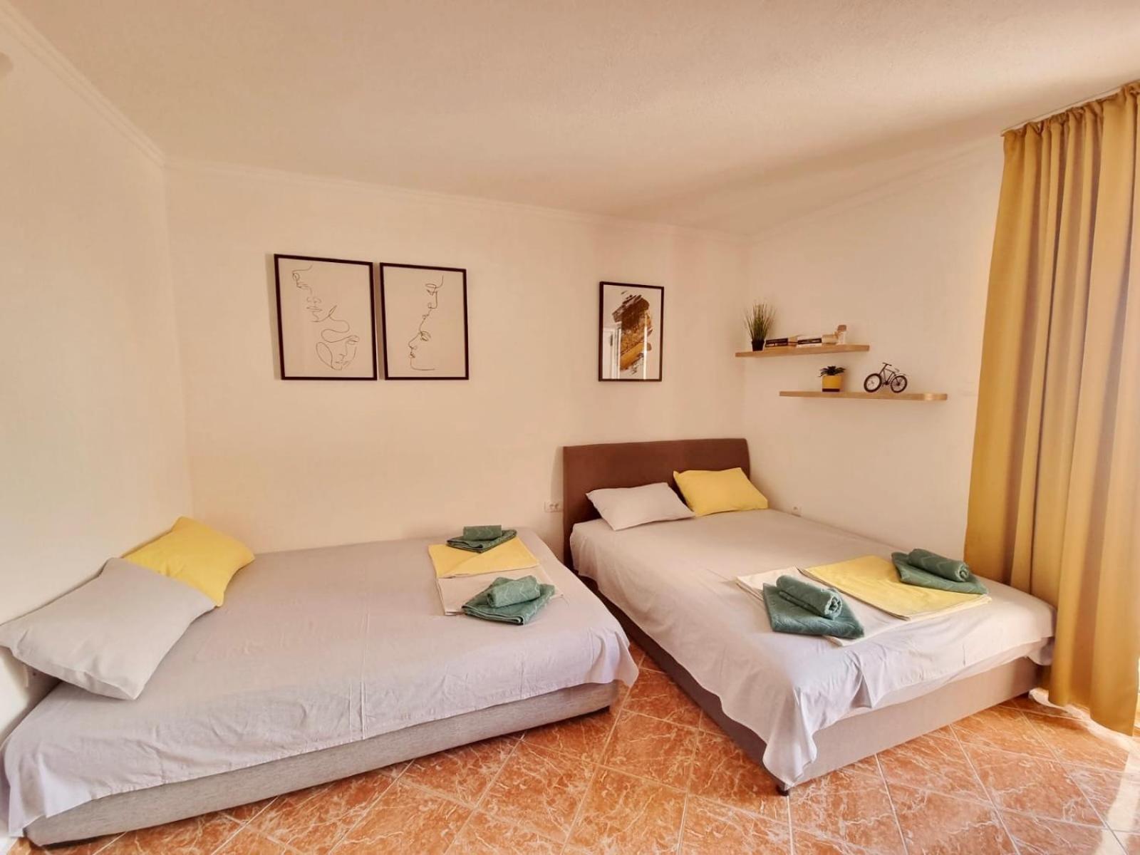 Studio Apartman Na Plazi 拉法洛维奇 外观 照片