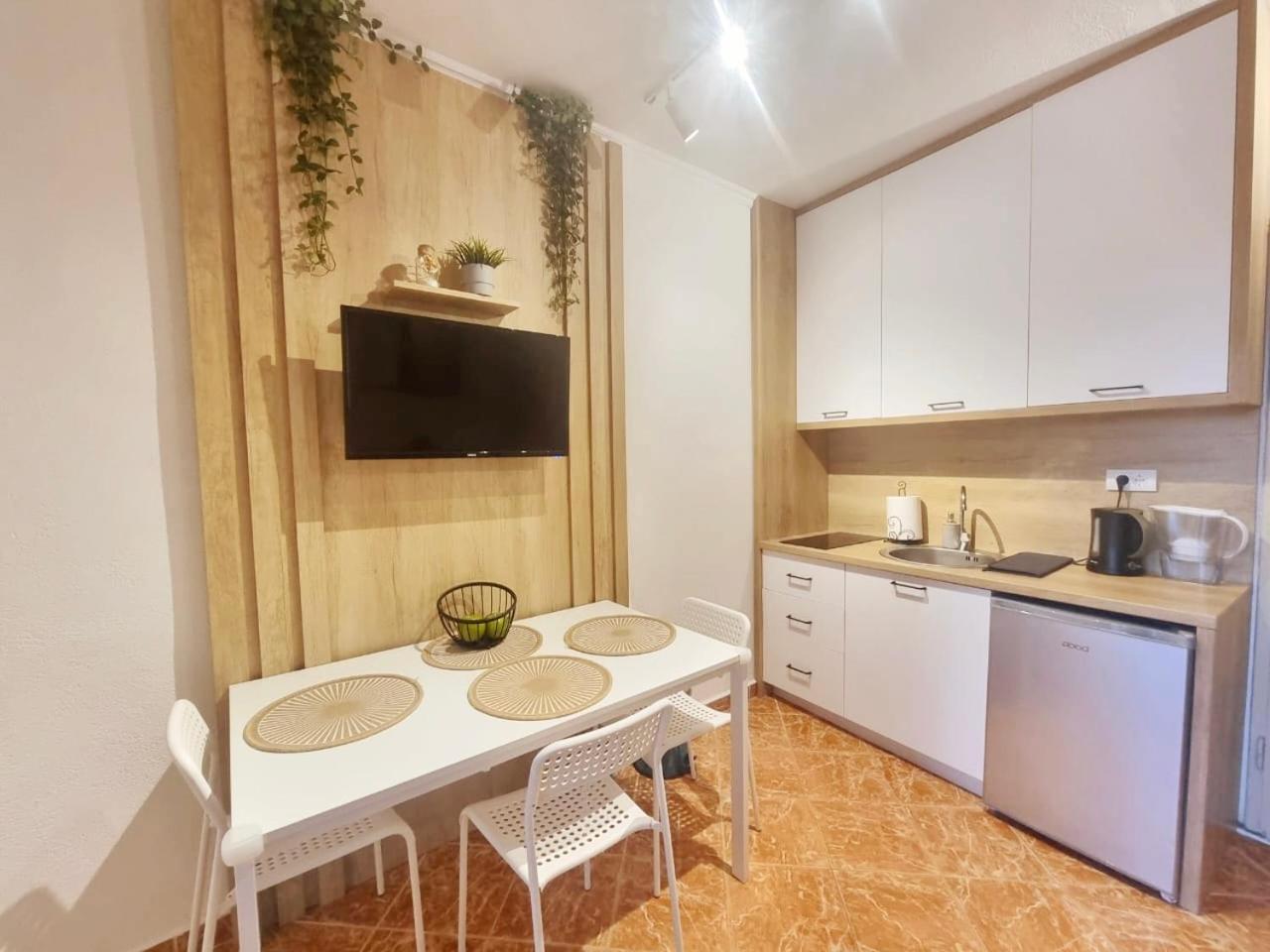 Studio Apartman Na Plazi 拉法洛维奇 外观 照片